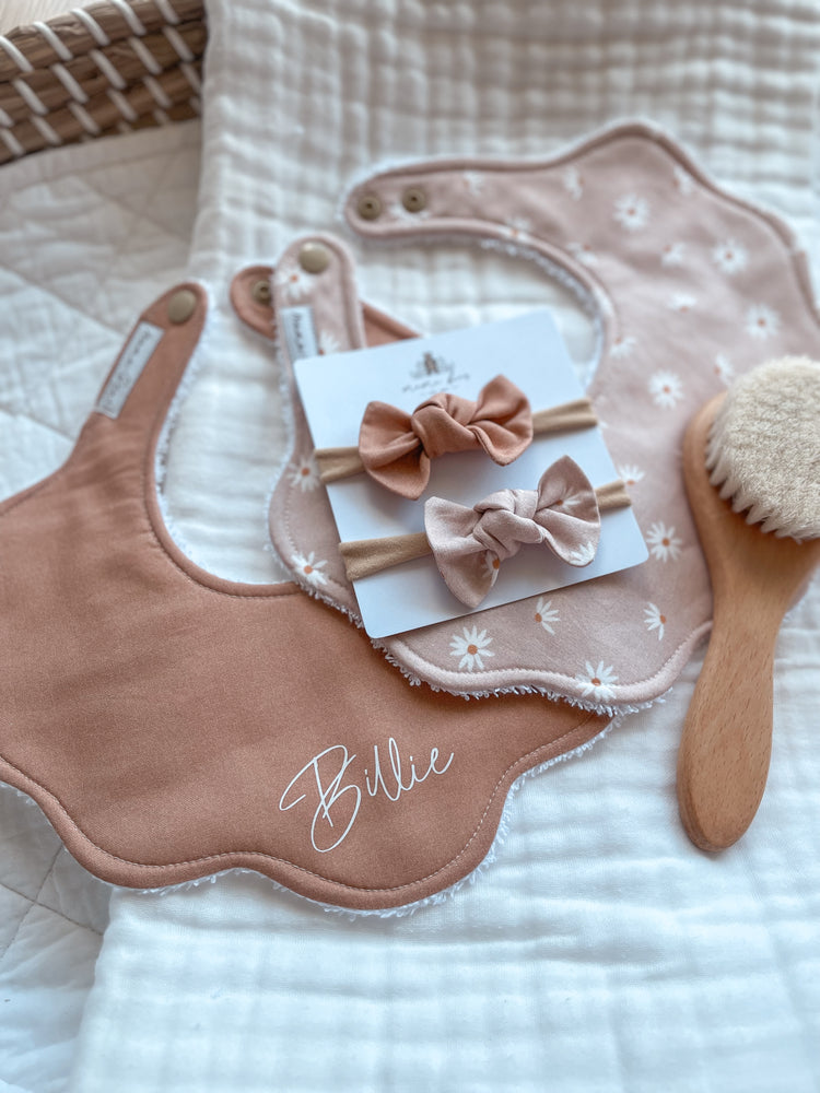 Personalised Baby Girl Scalloped Bib & Hairbow set | Blush paper daisy
