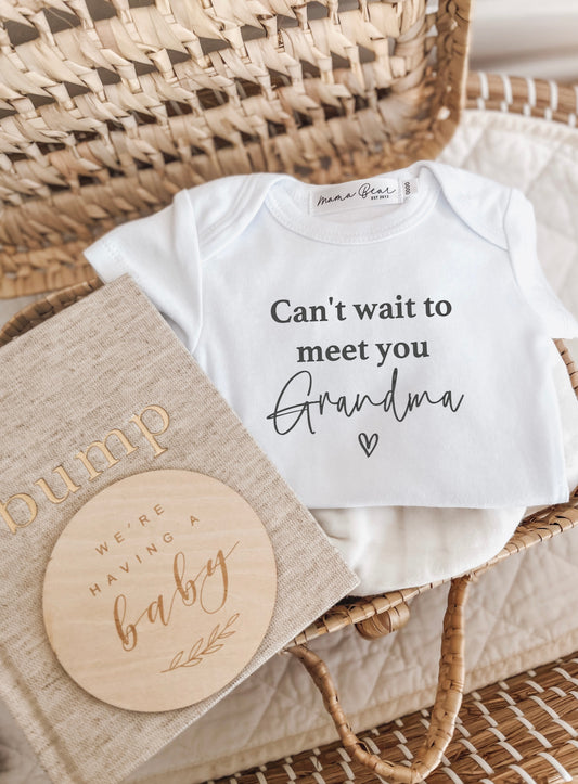 CUSTOMISABLE Pregnancy Announcement Onesie | Can't wait to meet you